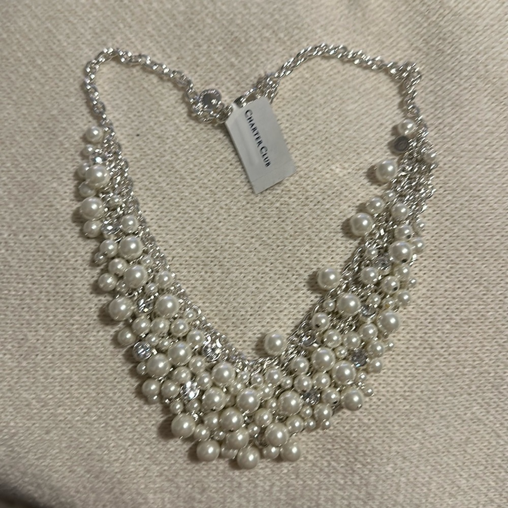 Beautiful silver stone, and pearl necklace!
